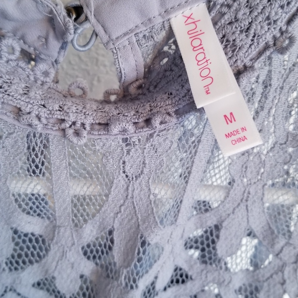 Light blue lace top - Picture 4 of 4